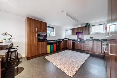 8 bed flat, 2-4 Plymbridge Lane (7), Crownhill, Plymouth, PL68DE - Image 2